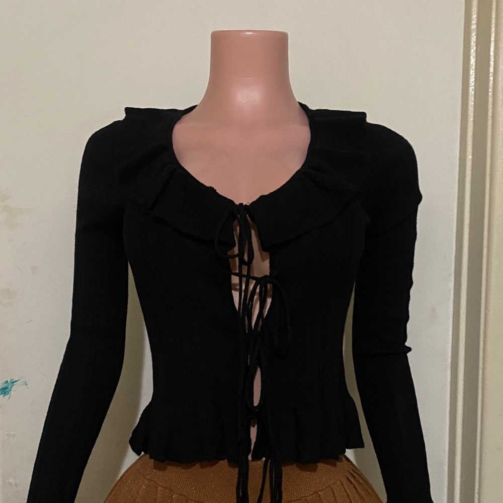 Chic Black Ruffled Women's Blouse